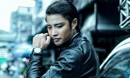 Hồ Vĩnh Anh 'hớp hồn' với vẻ lãng tử trên đường phố Thái Lan