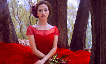 Hot Girl Trang Cola thả dáng quyến rũ trong rừng hoang