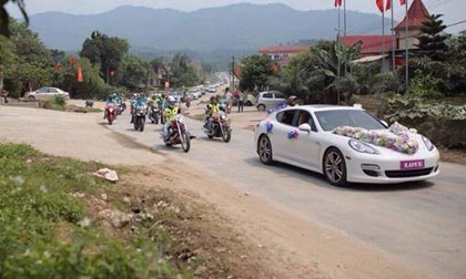 Đám cưới ở Hà Tĩnh gây choáng với dàn mô tô 'khủng'