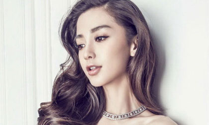 Angela Baby khoe vẻ đẹp tinh khôi với váy trắng