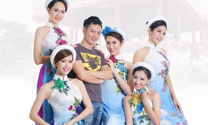 Nhà thiết kế Ngô Nhật Huy 'trình làng' bộ sưu tập áo dài quyến rũ