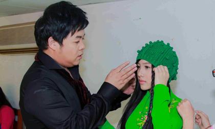 Con gái nuôi Quang Lê 'hoàn tục' trên sân khấu