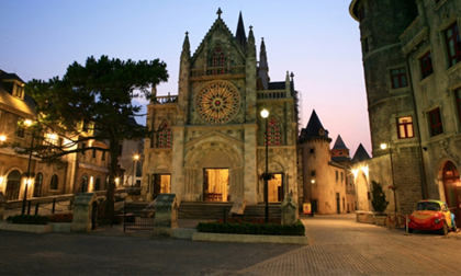 Đắm say không gian làng Pháp trên đỉnh Bà Nà