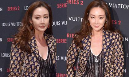 Choi Ji Woo lại lộ mặt đơ như tượng sáp