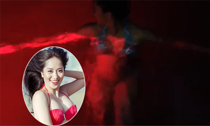 Clip bà bầu Khánh Thi bơi đáng yêu như 'vịt con'