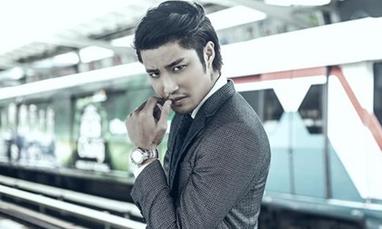 Hồ Vĩnh Anh khoe vẻ đẹp lịch lãm khiến fan 'điêu đứng'