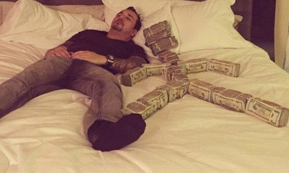 Choáng váng cuộc sống xa hoa của ‘vua tiền’ mới nổi