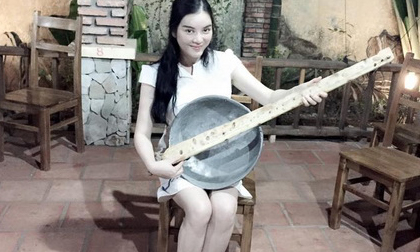 Lý Nhã Kỳ chơi đàn bằng 'chậu nhôm, đòn gánh nước'