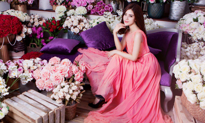 Shelly Phạm  - Khoe vẻ đẹp ngọt ngào mong manh