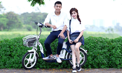 Khó tin xe điện chạy pin iPhone giá chỉ bằng xe chạy ắc quy