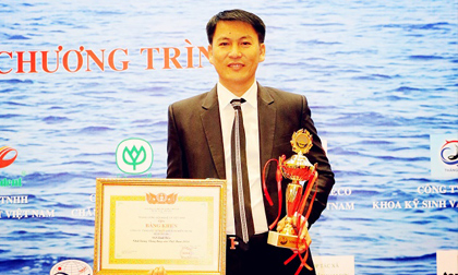 'Nhà lãnh đạo xuất sắc năm 2014' Nguyễn Hoàng Anh: Đem tự hào về cho quê hương