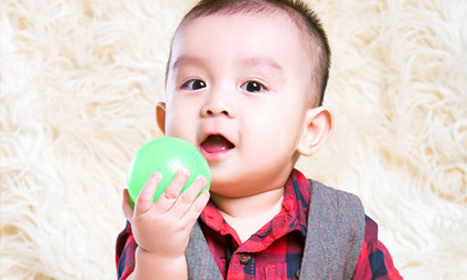 Bé Shin - Nguyễn Đức Trí đáng yêu trong bộ ảnh ngộ nghĩnh