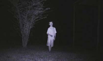 Những 'bóng ma' bất ngờ nhảy vào ảnh vô cùng ghê rợn