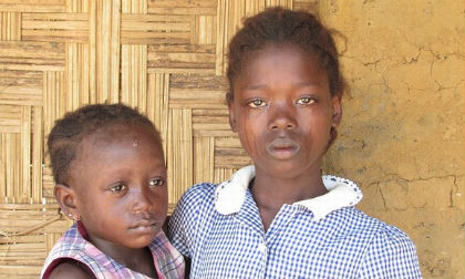 Nghẹn lòng cuộc sống bơ vơ của trẻ em mồ côi sau đại dịch Ebola