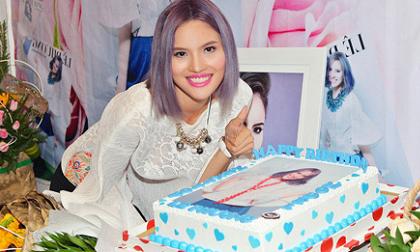 'Gái quê' Lê Thị Phương 'khác lạ' trong tiệc sinh nhật