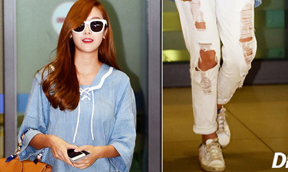 Jessica diện quần rách tả tơi và đi giày bẩn 