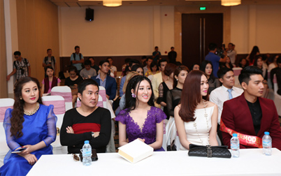 Huỳnh Thúy Anh xinh như công chúa giữa 'rừng' mỹ nhân Việt