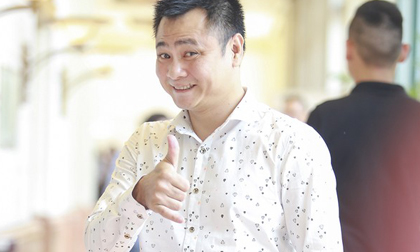 Tự Long đắt show làm MC sau khi cưới vợ mới