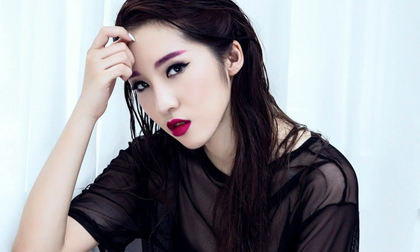 Hotgirl Emily ấn tượng trong những shoot hình đen trắng