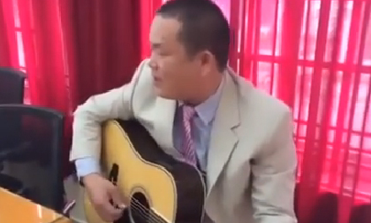 'Anh không đòi quà' phong cách cải lương