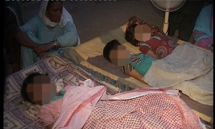 Ba bé gái bị bố siết cổ chết vì không muốn tốn tiền đóng học