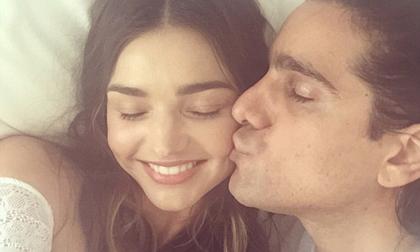 Miranda Kerr đăng ảnh được nhiếp ảnh gia hôn trên giường