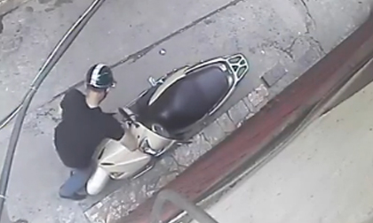 Trộm móc IC xe Lead và tẩu thoát nhanh như chớp