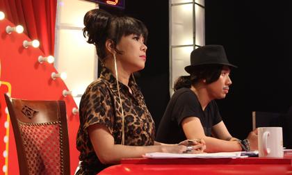 Việt Hương chơi trội với đôi bông tai ‘khủng’ 