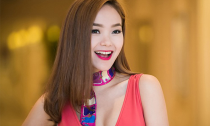 Minh Hằng bất ngờ xuất hiện tại Hà Nội với 'style thiếu nữ'