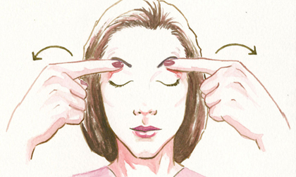 4 cách massage mặt giảm nếp nhăn, chống chảy xệ