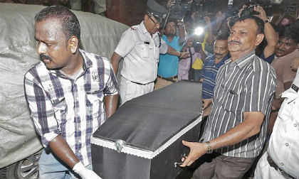 Sống chung với 3 bộ xương suốt nhiều tháng