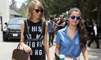 Selena Gomez lộ nhược điểm cơ thể khi 'đọ dáng' cùng Taylor Swift