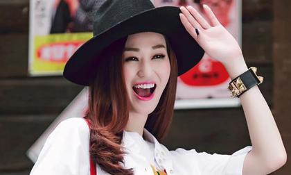 Khánh My tung tăng xuống phố với trang phục sành điệu