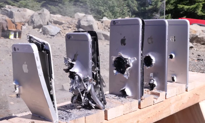 Bắn đạn súng trường xuyên qua bao nhiêu iPhone?