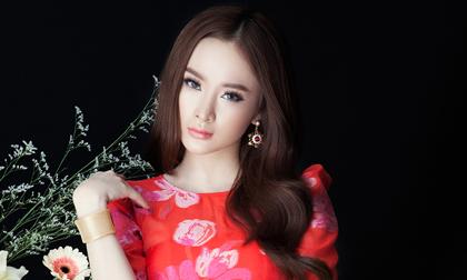 Angela Phương Trinh 'thôi miên' ánh nhìn với vẻ đẹp tựa búp bê