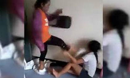 Dì đánh cháu ruột tới tấp vì nghi quyến rũ chồng