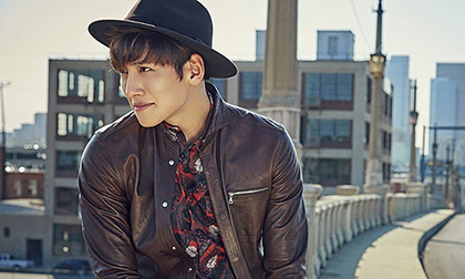 'Hoàng đế' Ji Chang Wook lịch lãm trên tạp chí