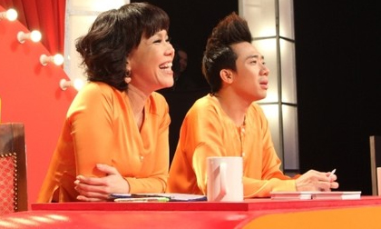 Việt Hương vẫn cười tươi dù bị chê lùn