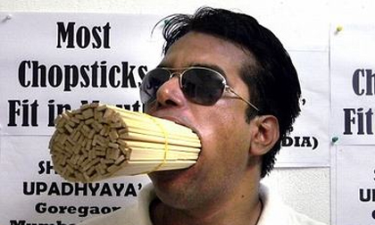 Người đàn ông có miệng rộng nhất thế giới