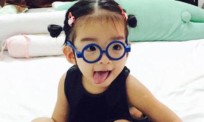 Con gái Xuân Lan nhí nhảnh diện đồ mới cực yêu