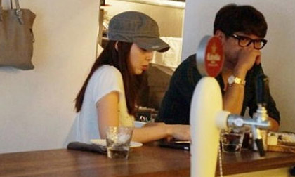 Lộ ảnh hẹn hò cực hiếm của Kim Tae Hee và Bi Rain