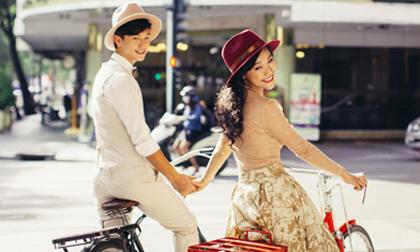 Huỳnh Anh lãng mạn xuống phố cùng bạn gái