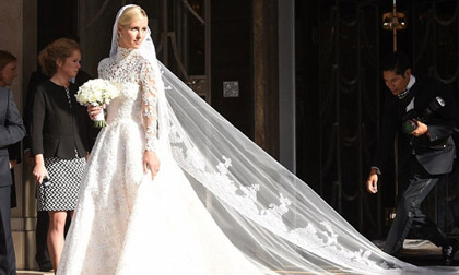 Váy cưới lộng lẫy giá gần 1,7 tỷ đồng của em gái Paris Hilton