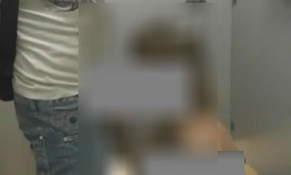 Cặp đôi 'hành sự' ngay tại phòng thay đồ ở trung tâm mua sắm