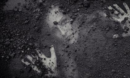 Tột cùng nỗi đau những người vô tình bị chôn sống