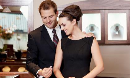 Câu chuyện đáng suy ngẫm về cô gái đánh mất mình vì chiếc túi ảo 