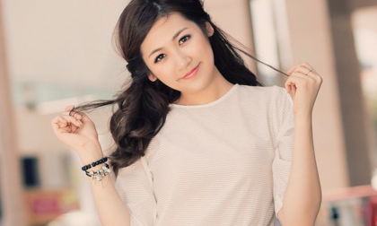 Vẻ đẹp đời thường hồn nhiên, trong trẻo của Á hậu Tú Anh