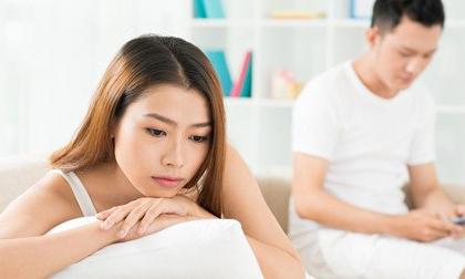 Bí mật động trời đằng sau tiếng rên rỉ của chồng trong nhà vệ sinh