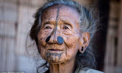 Bộ lạc có mũi kỳ lạ để 'tự bảo vệ' khỏi những kẻ bắt cóc