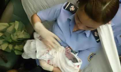 Nhân viên đường sắt trở thành bà đỡ đẻ gây chú ý cộng đồng